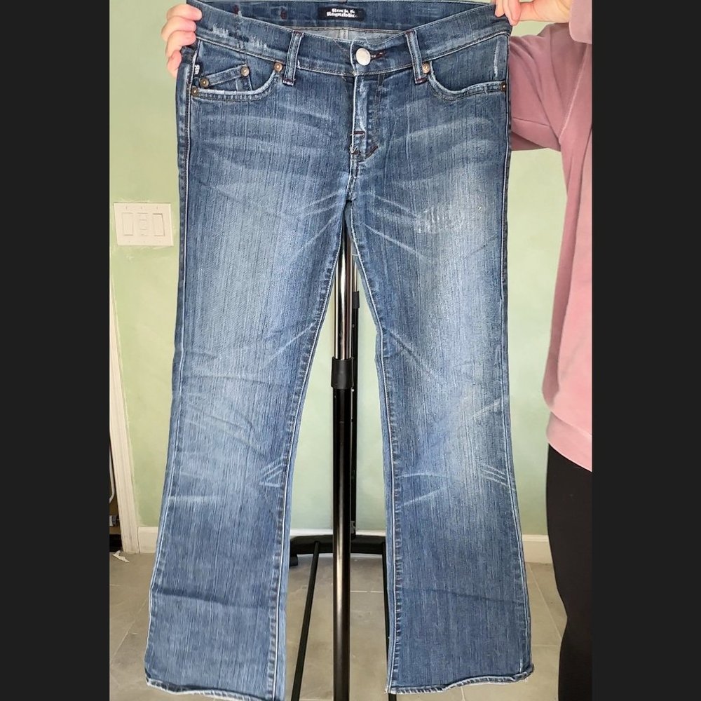 Cropped Blue Jeans